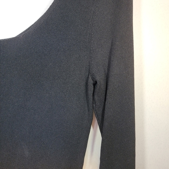 CYRUS Knits top. Black 3/4 length sleeve. Small - Picture 3 of 9
